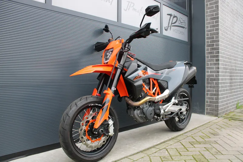 KTM 690 SMC R (2021)