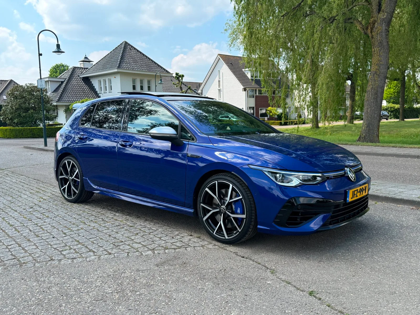 Volkswagen Golf (2022) — foto 1