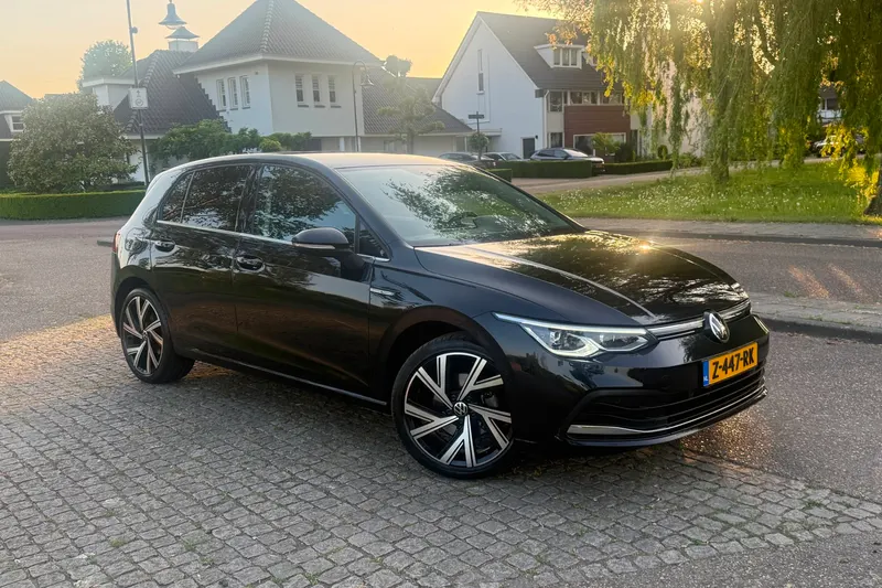 Volkswagen Golf (2023)