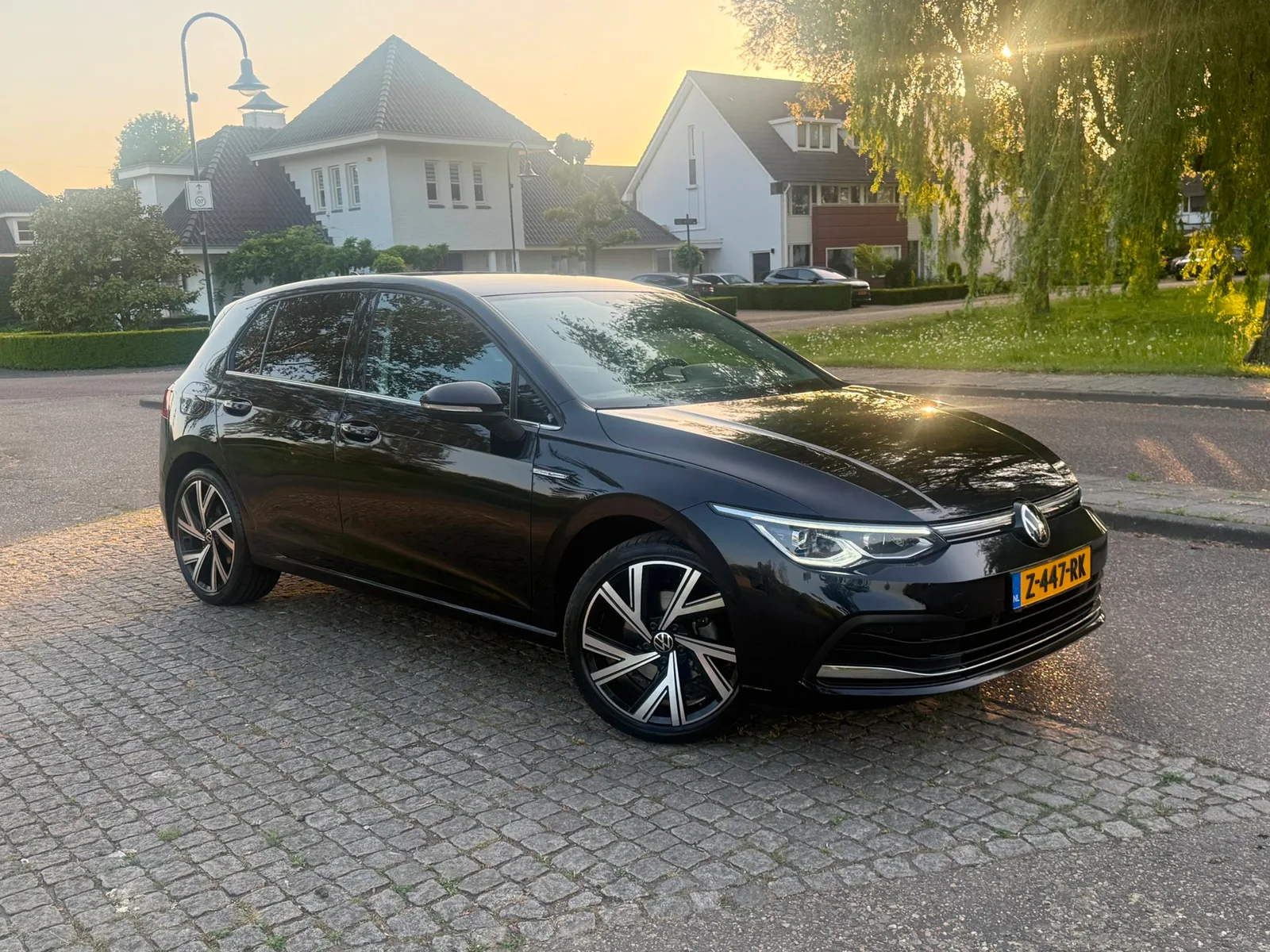 Volkswagen Golf (2023) — foto 1