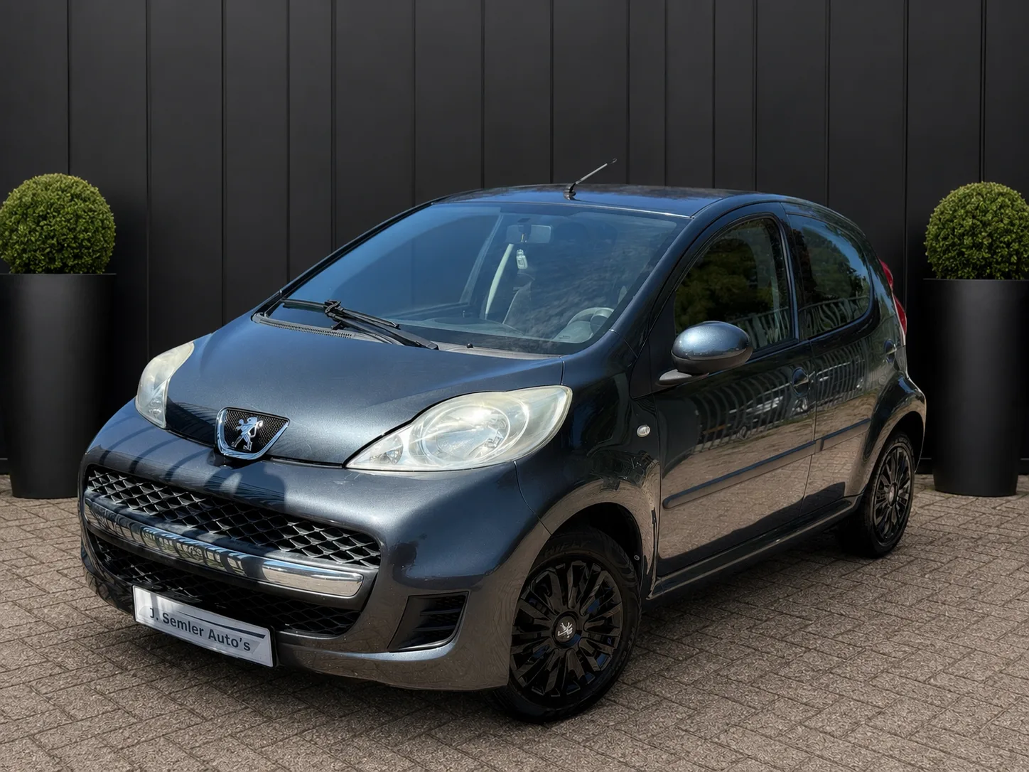 Peugeot 107 (2009) — foto 1