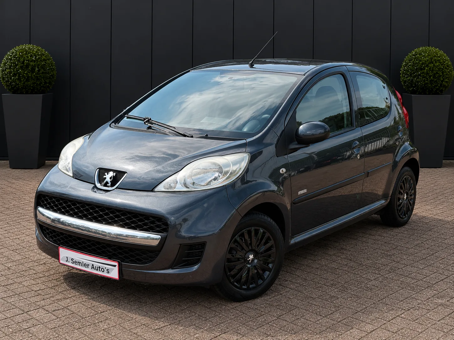 Peugeot 107 (2010) — foto 1