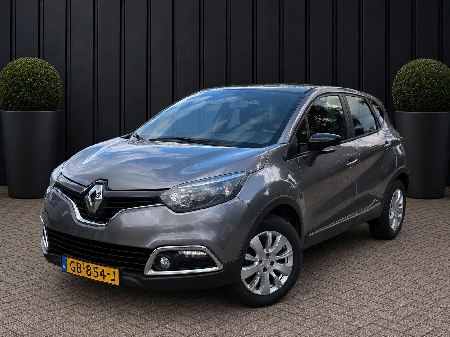 Renault Captur (2015) — foto 1