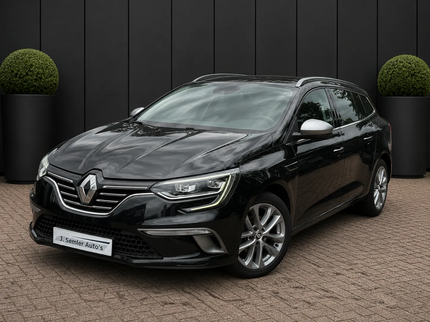 Renault Mégane (2017) — foto 1