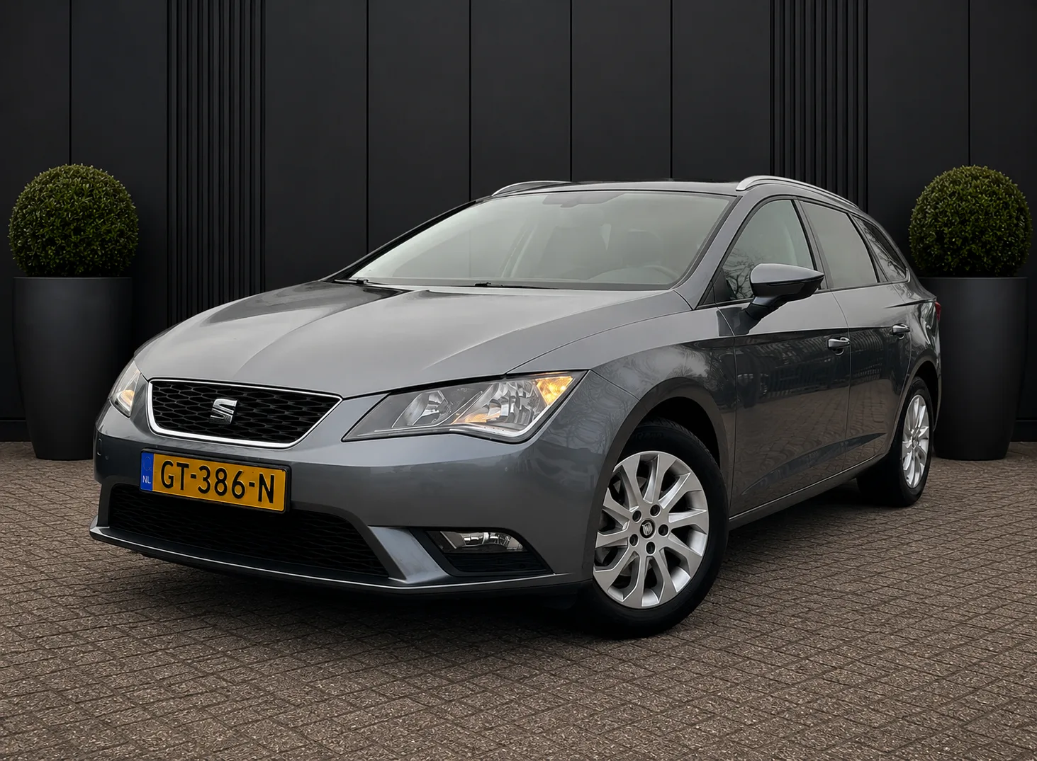 SEAT Leon (2015) — foto 1