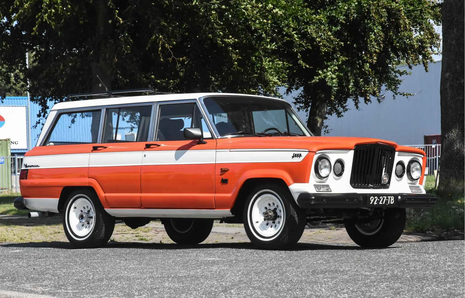 Jeep Wagoneer (1965) — foto 1