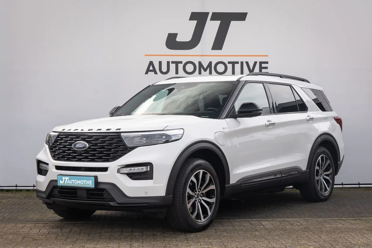Ford Explorer (2023) — foto 1