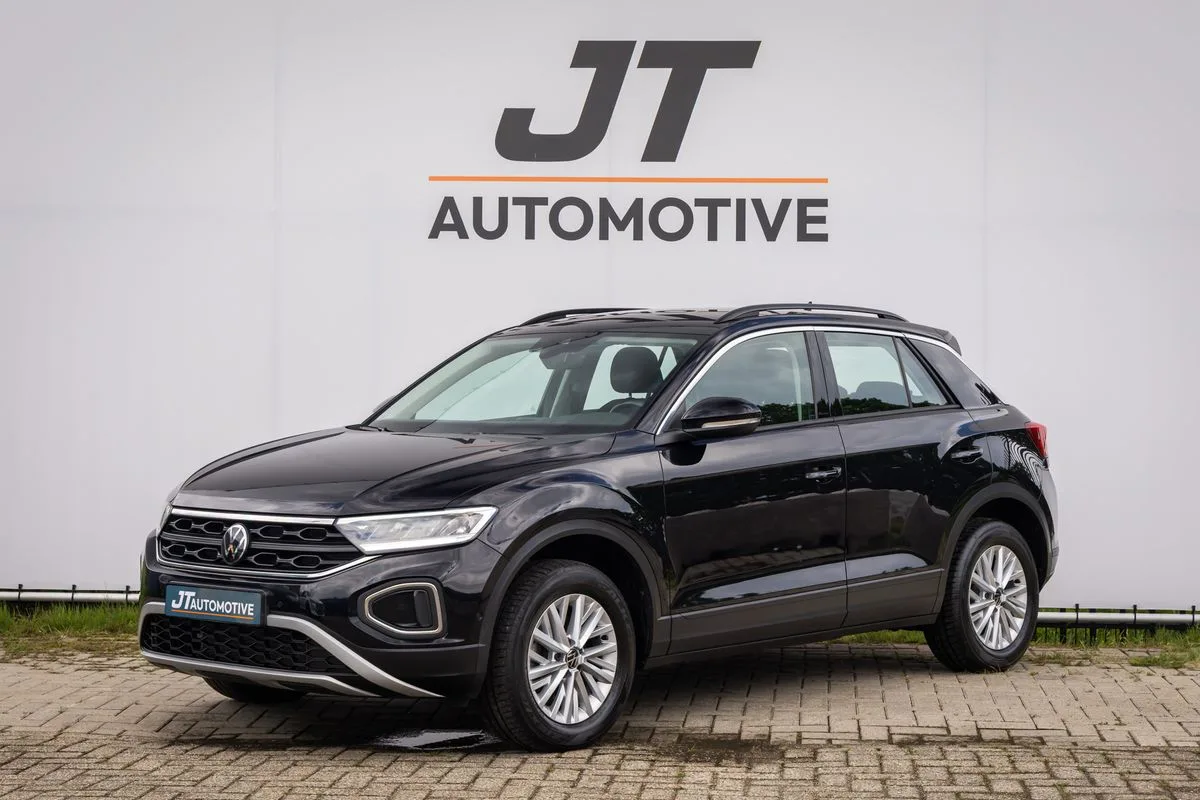 Volkswagen T-Roc (2023) — foto 1