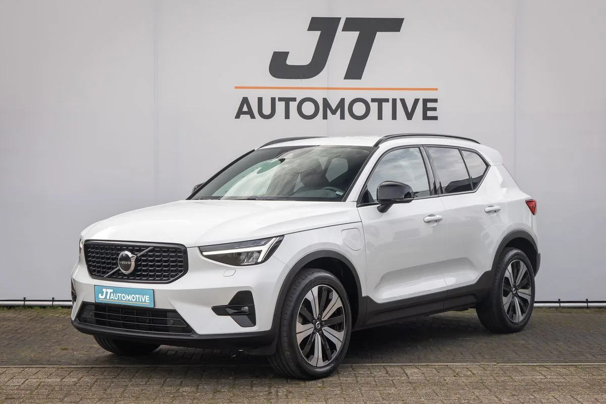 Volvo XC40 (2023) — foto 1