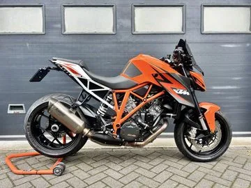 KTM 1290 SuperDuke R (2016) — foto 1