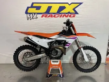 KTM 450 SX-F (2024) — foto 1