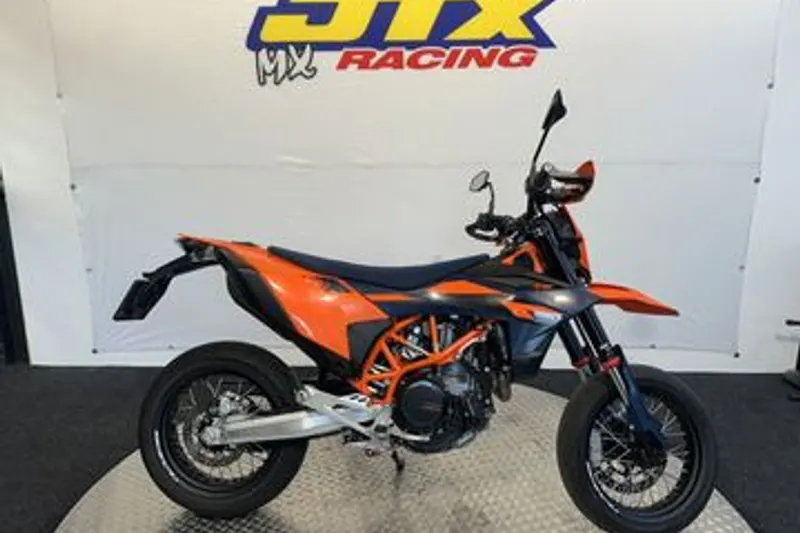 KTM 690 SMC R (2026)