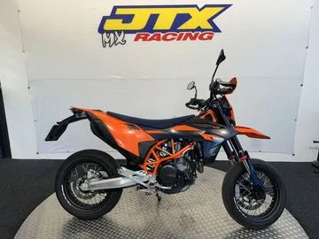 KTM 690 SMC R (2026) — foto 1