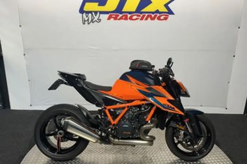 KTM 1290 Super Duke R (2021)