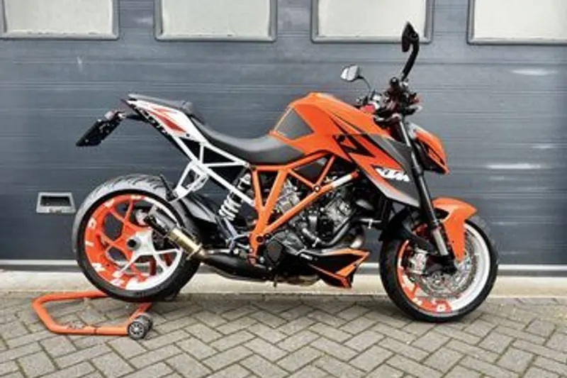 KTM 1290 SuperDuke R (2014)