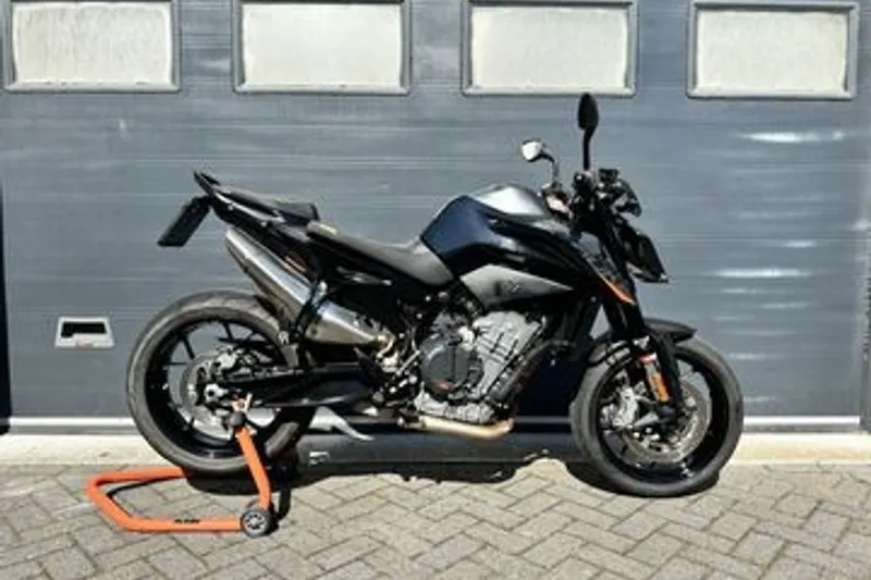 KTM 890 Duke (2022)