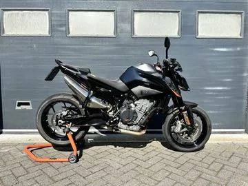 KTM 890 Duke (2022) — foto 1