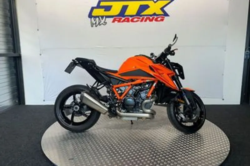 KTM 1390 Super Duke R EVO (2024)