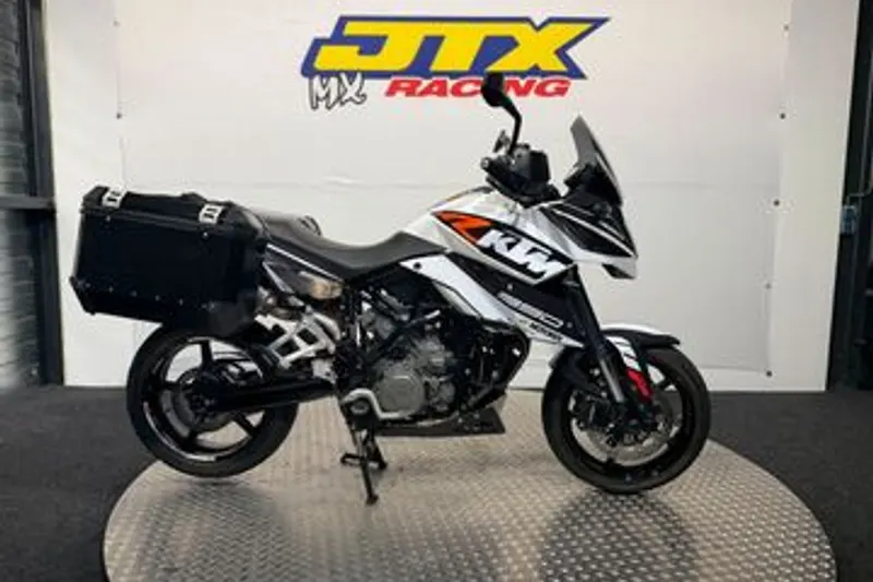 KTM 990 Supermoto T (2012)