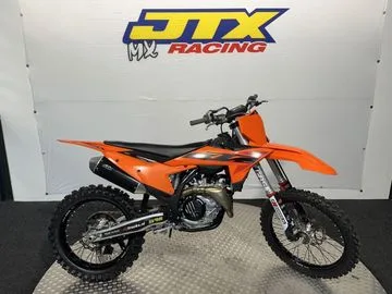 KTM 450 SX-F (2025) — foto 1