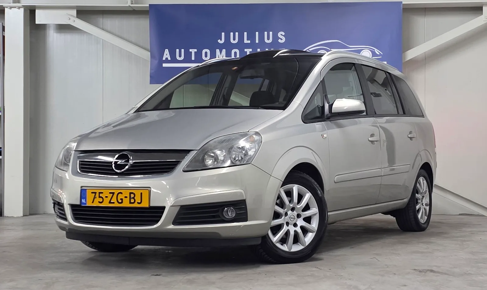 Opel Zafira (2008) — foto 1