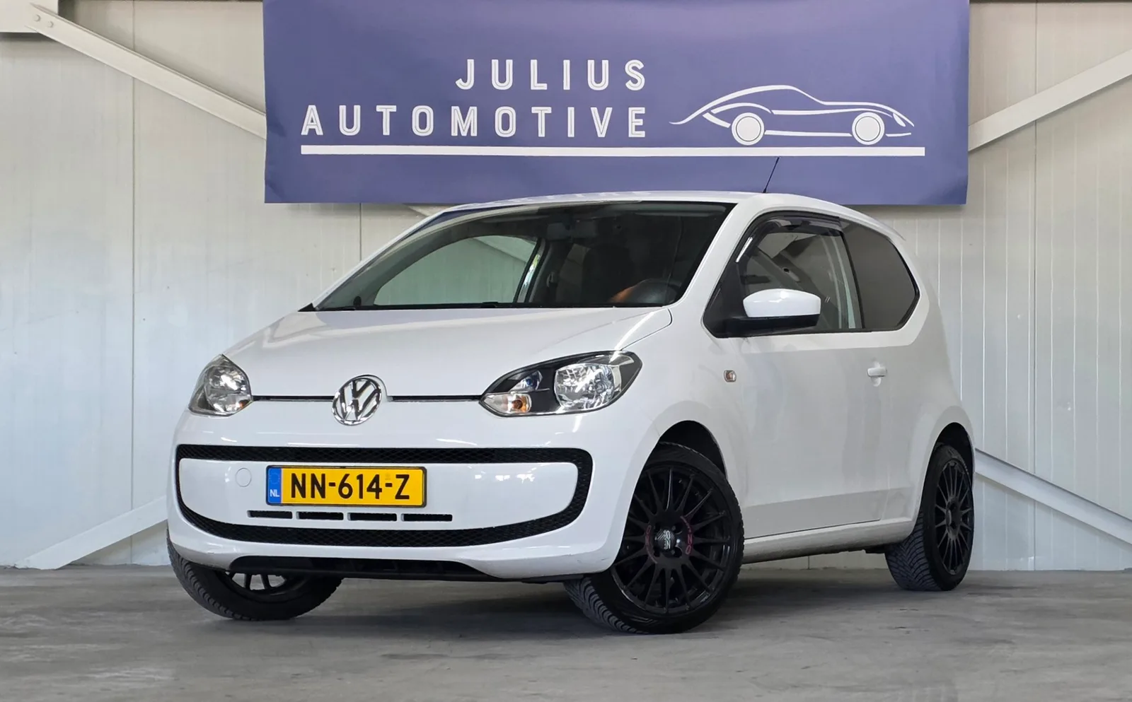 Volkswagen Up! (2013) — foto 1
