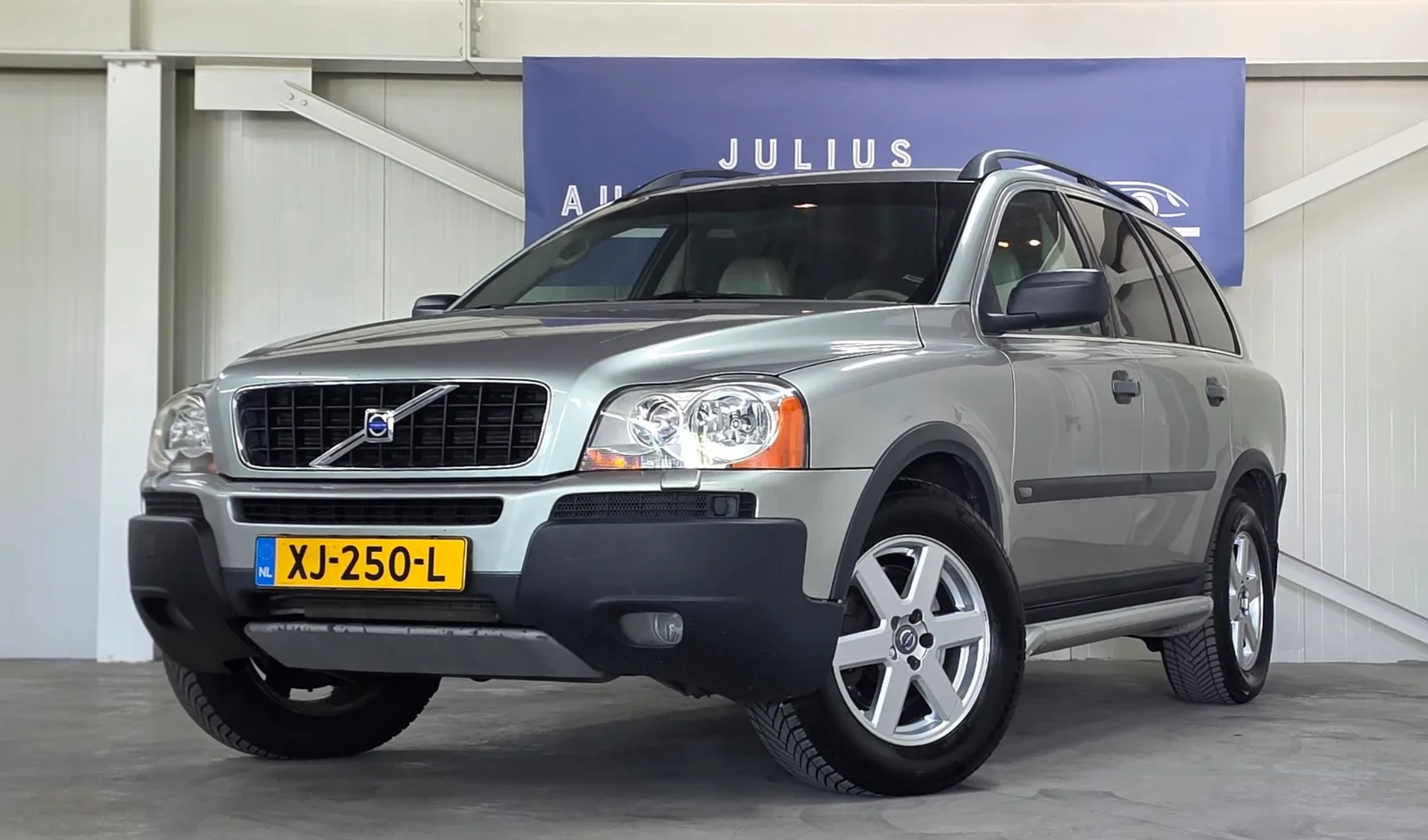 Volvo XC90 (2003) — foto 1