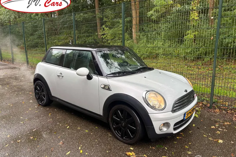 MINI Cooper (2010)