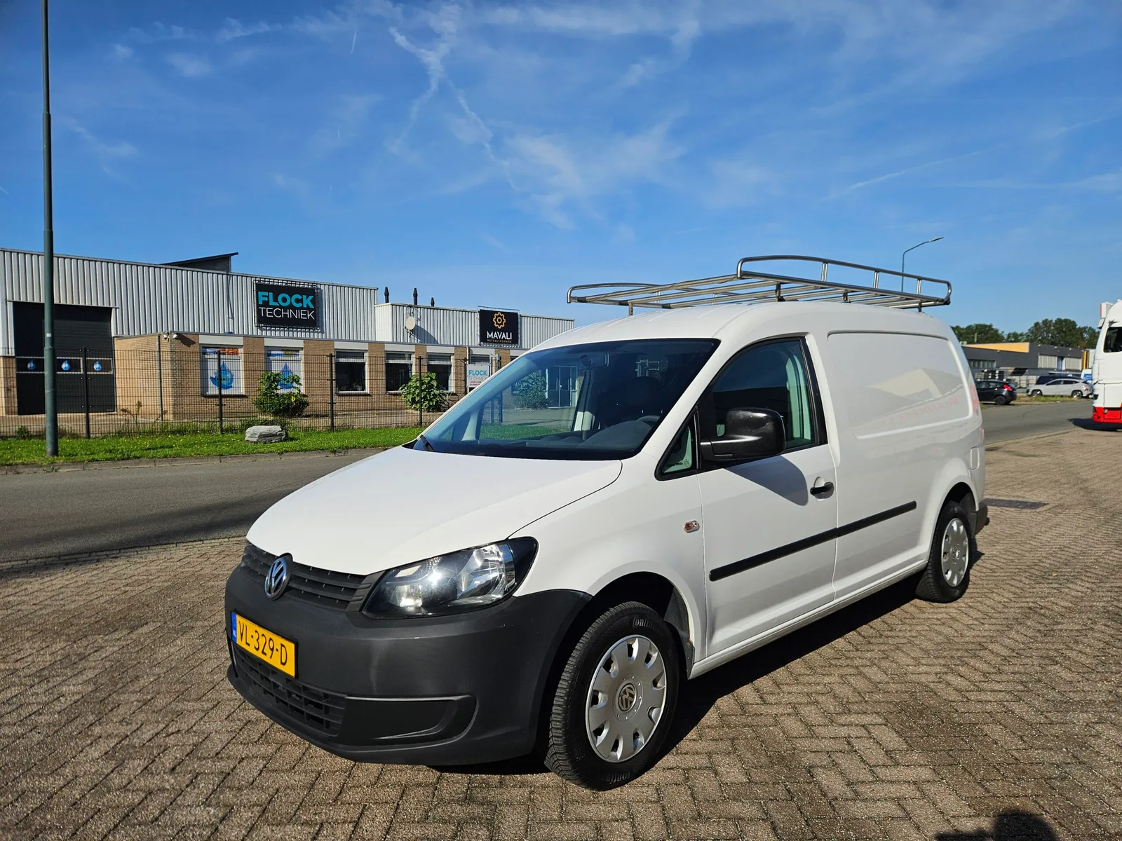 Volkswagen Caddy (2014) — foto 1