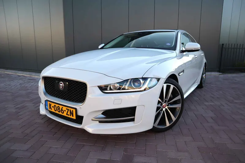 Jaguar XE (2018)
