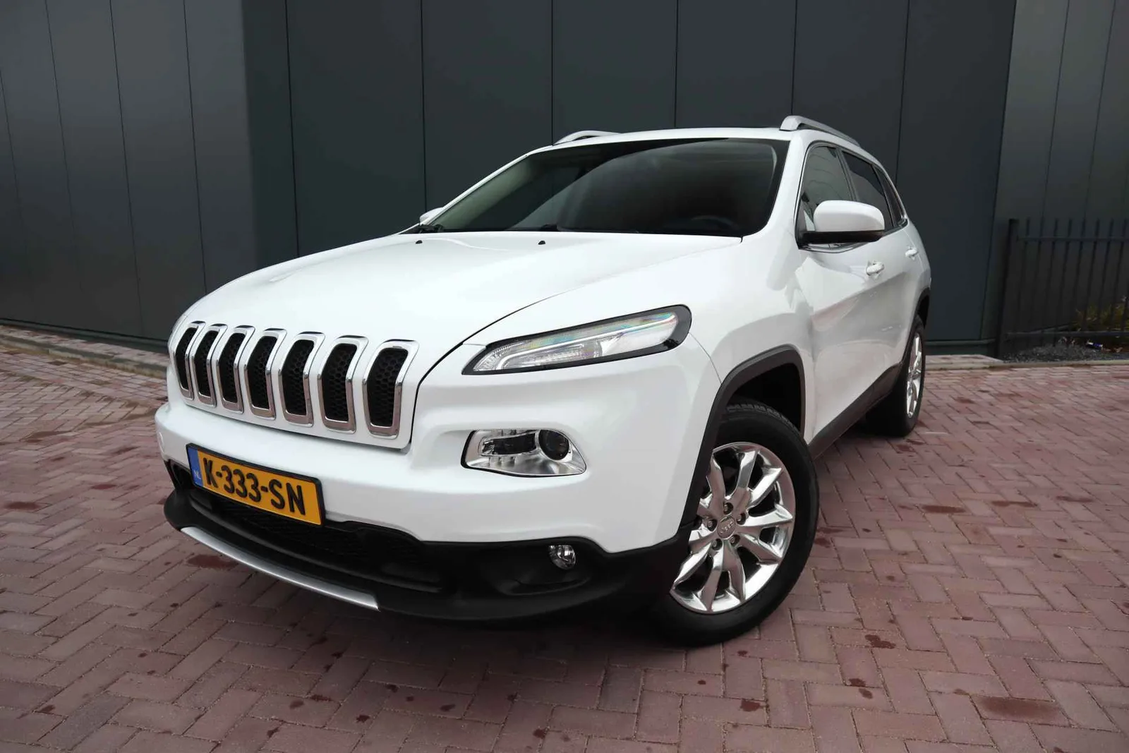 Jeep Cherokee (2015) — foto 1