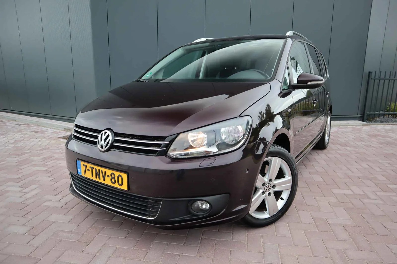 Volkswagen Touran (2013) — foto 1
