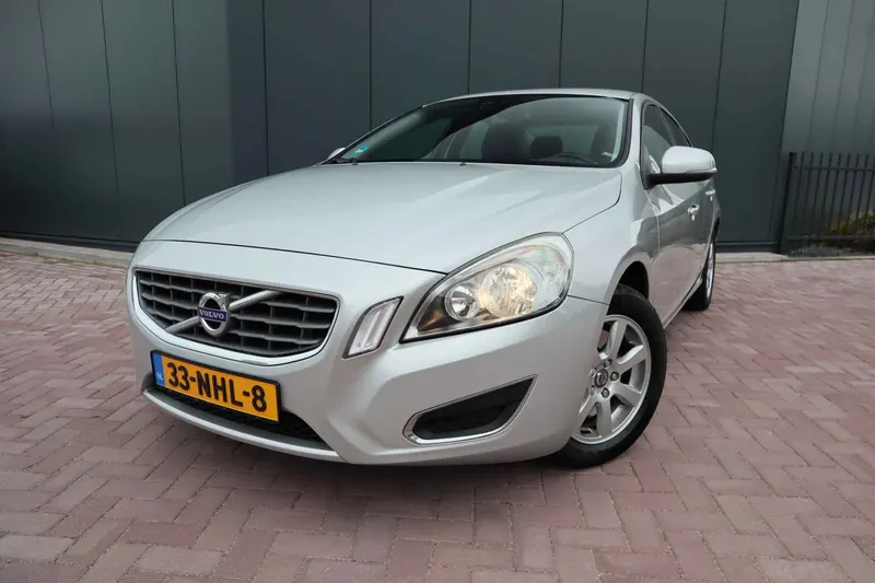 Volvo S60 (2010)