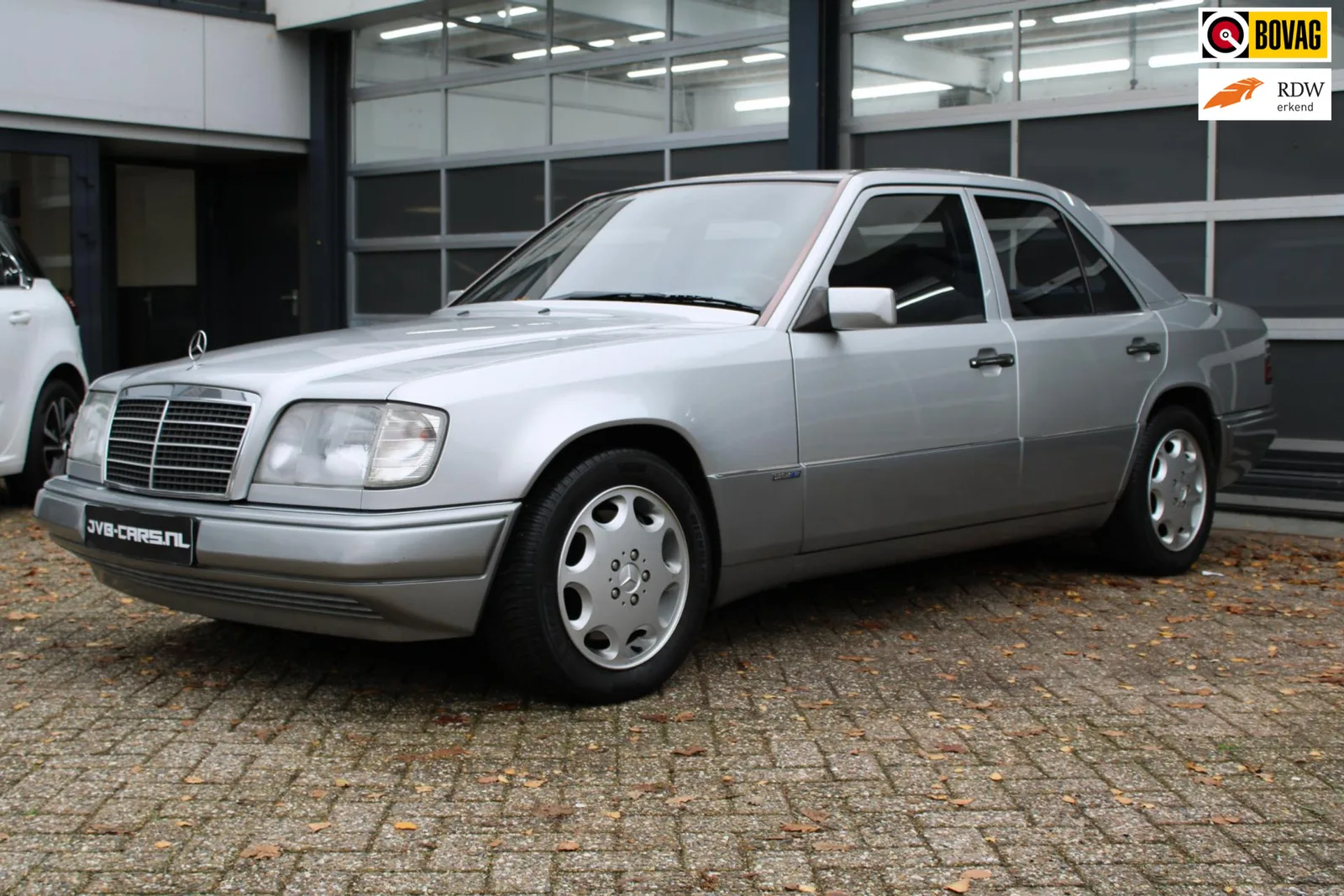 Mercedes-Benz E-Klasse (1993) — foto 1
