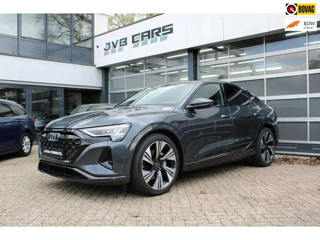 Audi Q8 (2023) — foto 1