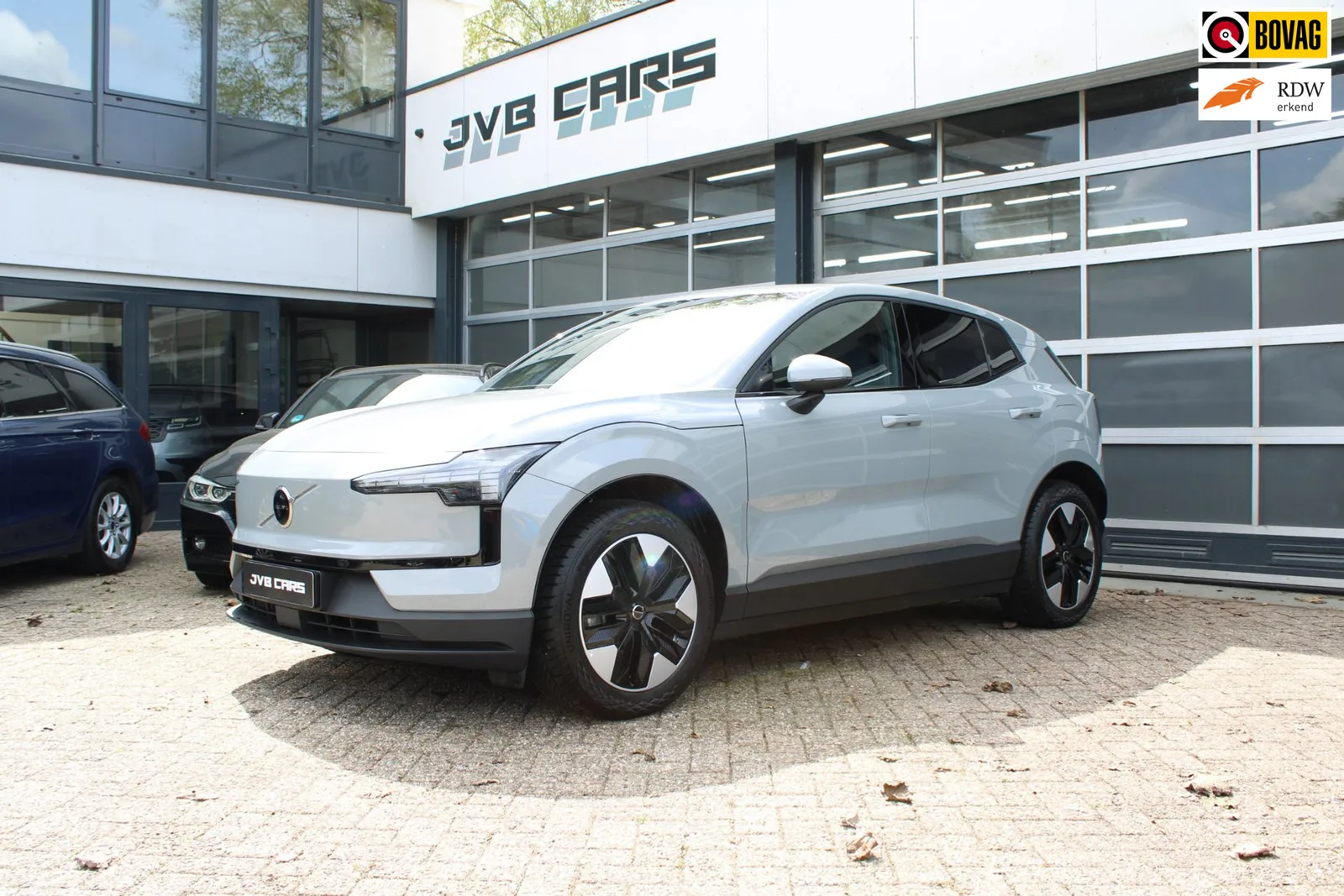 Volvo EX30 (2025) — foto 1