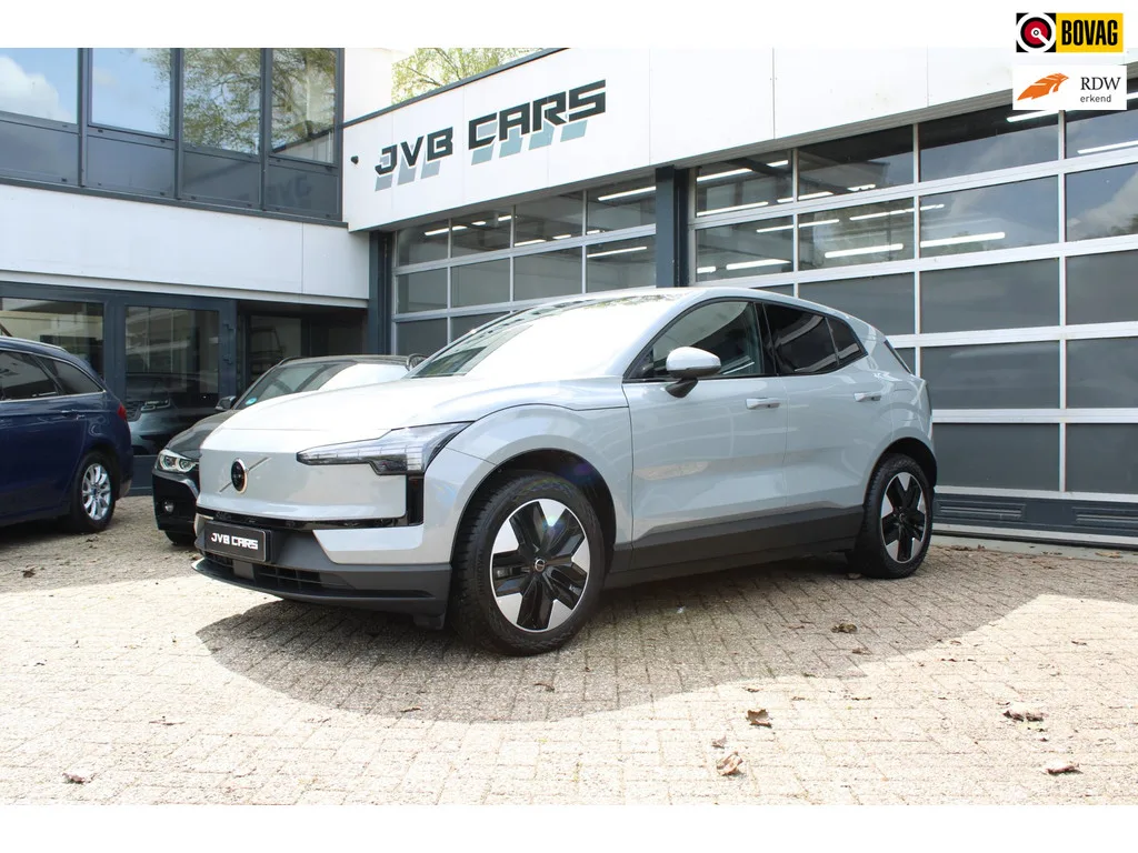 Volvo EX30 (2025) — foto 1