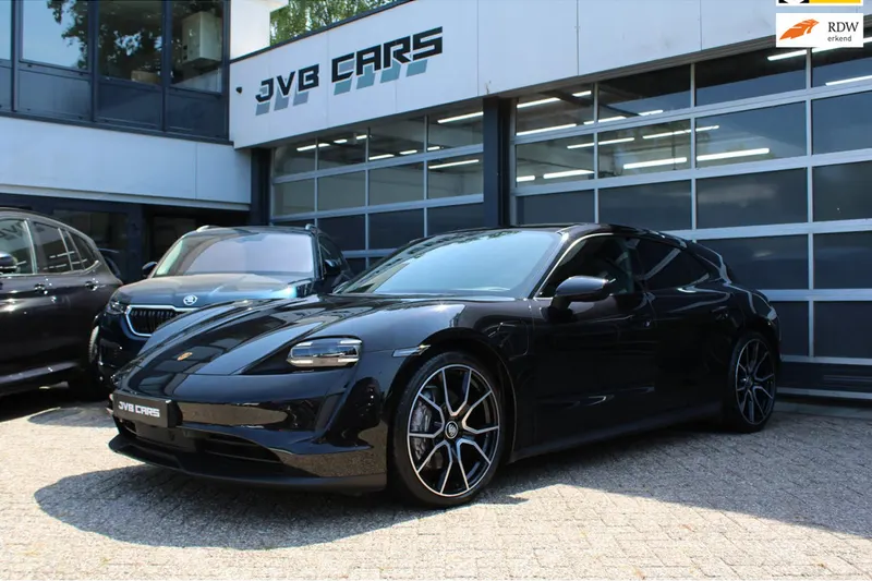 Porsche Taycan (2023)