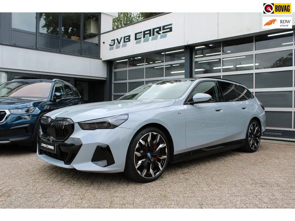 BMW i5 (2024) — foto 1