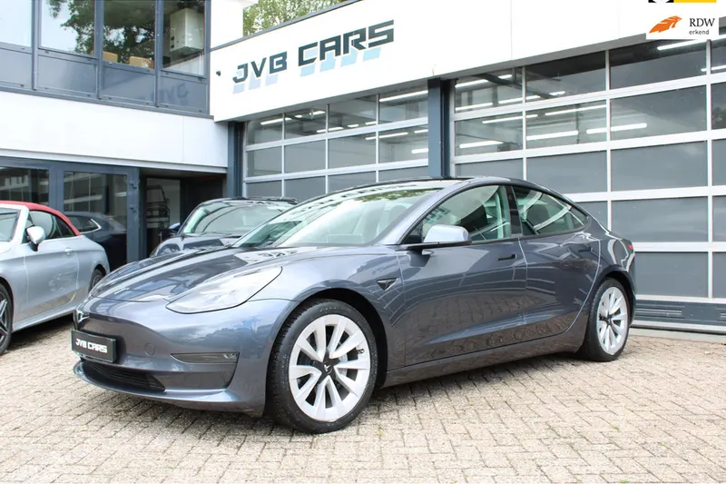 Tesla Model 3 (2021)