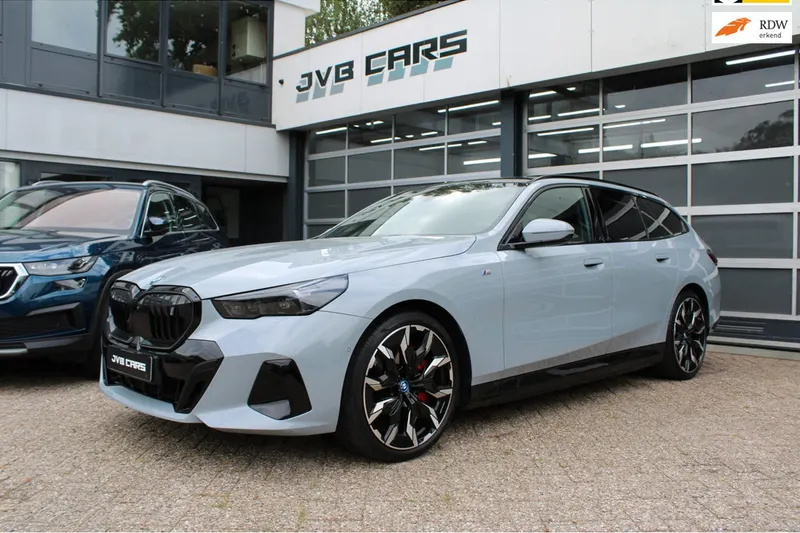 BMW i5 (2024)