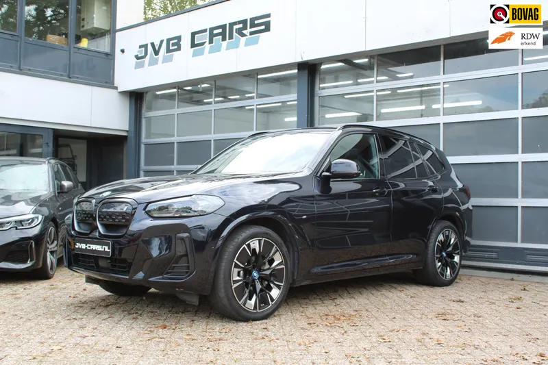 BMW iX3 (2023)