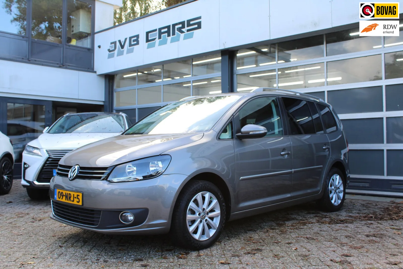 Volkswagen Touran (2010) — foto 1