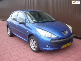 Peugeot 206 (2011) — foto 1