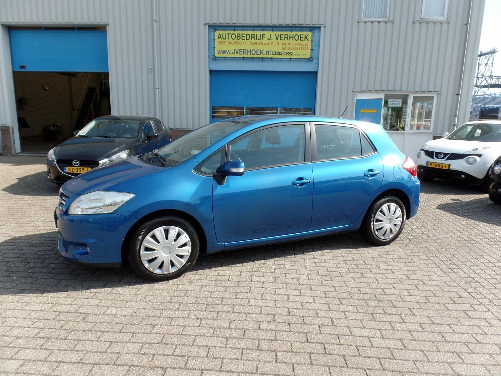 Toyota Auris (2011) — foto 1