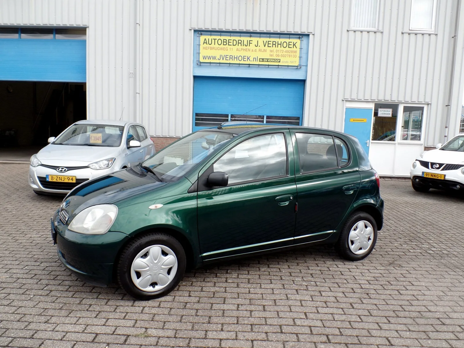 Toyota Yaris (2000) — foto 1