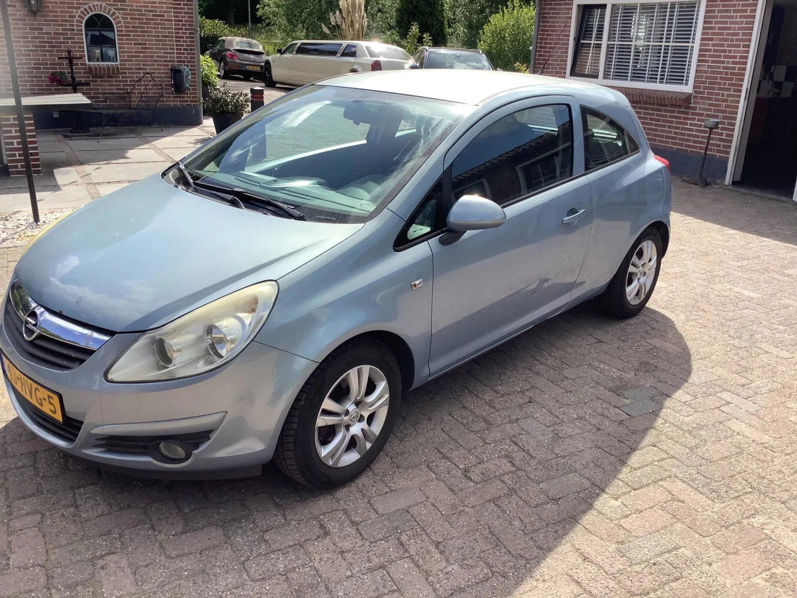 Opel Corsa (2009) — foto 1