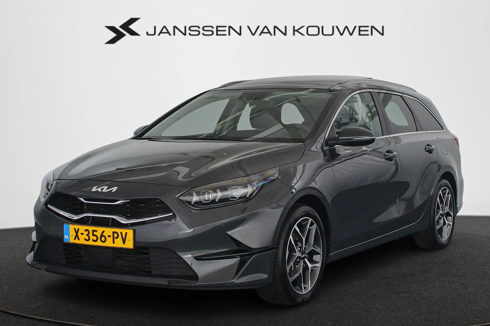 Kia Ceed Sportswagon (2024) — foto 1