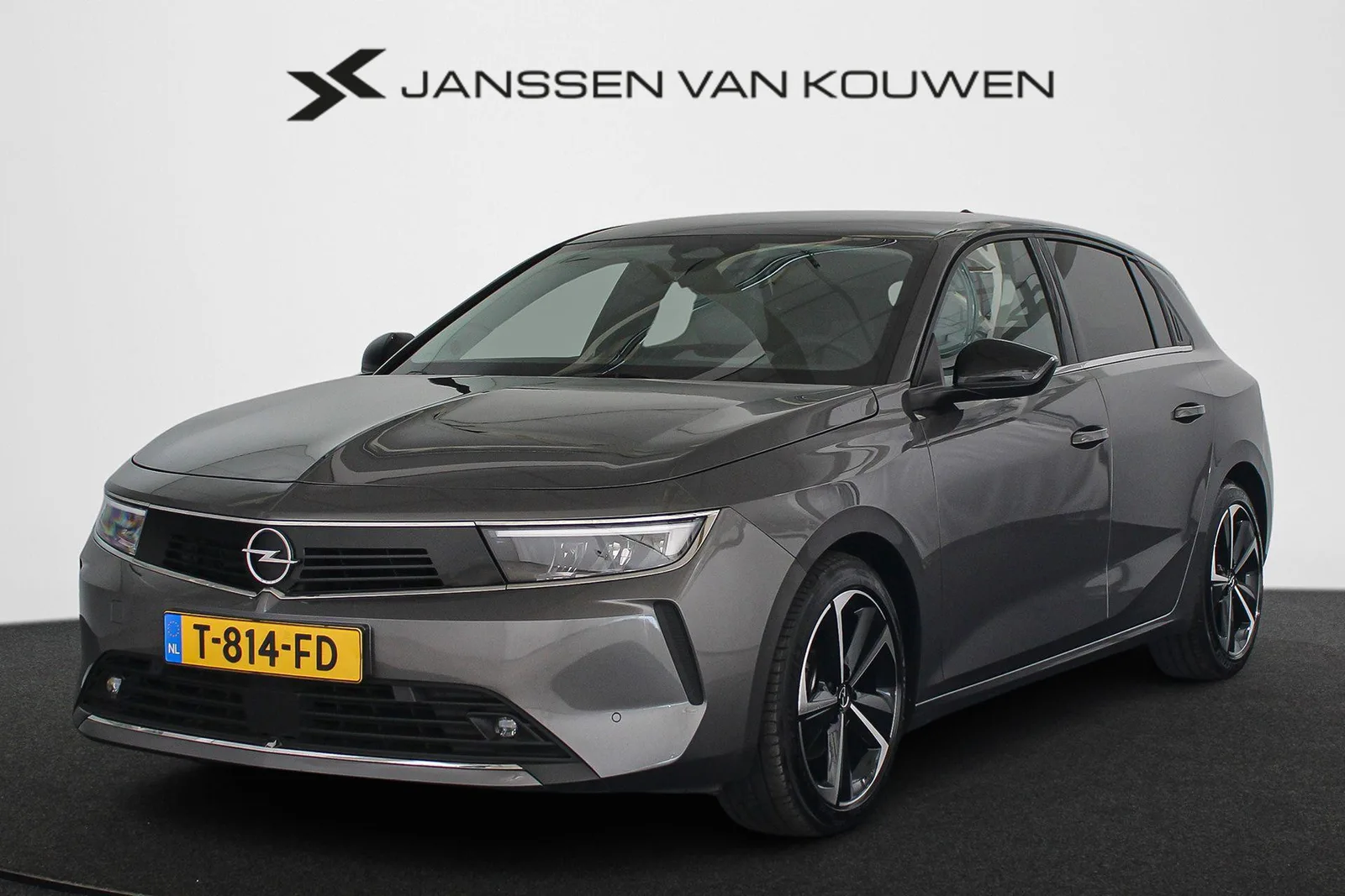 Opel Astra (2023) — foto 1