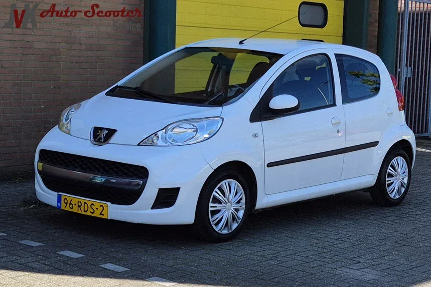 Peugeot 107 (2011) — foto 1